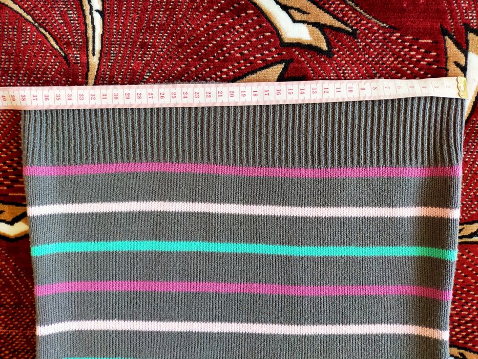 Светр в смужку розмір 140-146-152