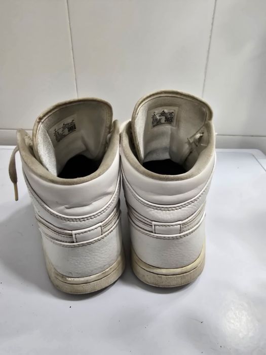 Jordan 1 brancas usados
