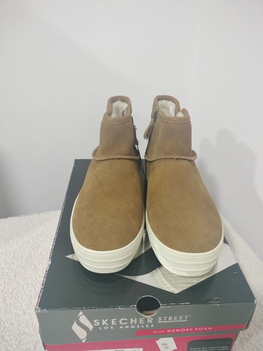 Vende se botas novas da marca skechers originais para mulher