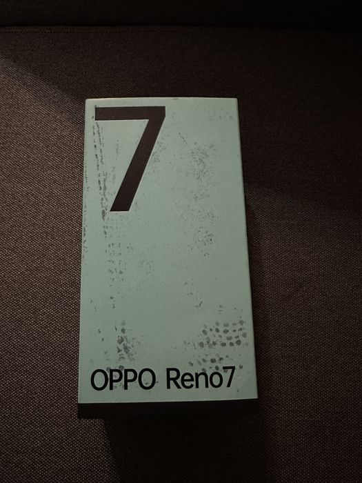 Продам телефон Oppo Reno 7 на 8 / 128