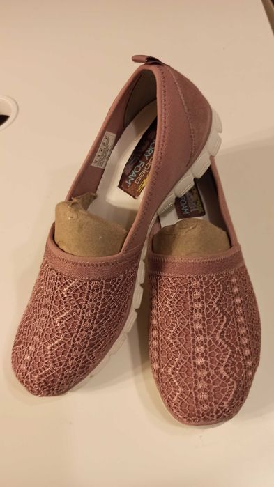 Różowe skechers szeroka stopa nowe 41 do 42