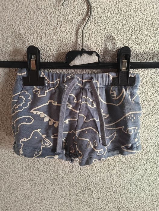 Krótkie spodenki niemowlęce 68