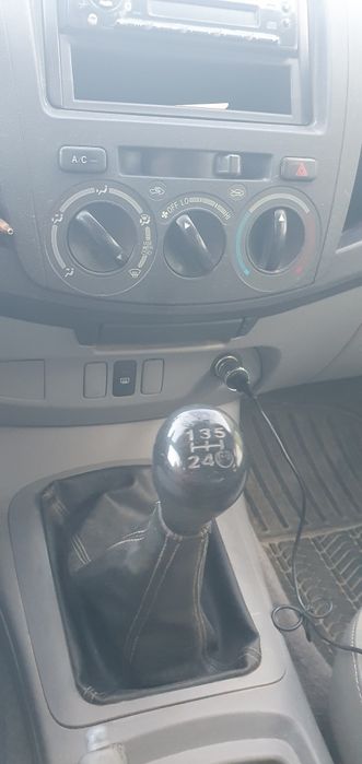 oyota Hilux 2.4 D-4D Cabine Dupla (5 Lugares) – 2008 – Nacional