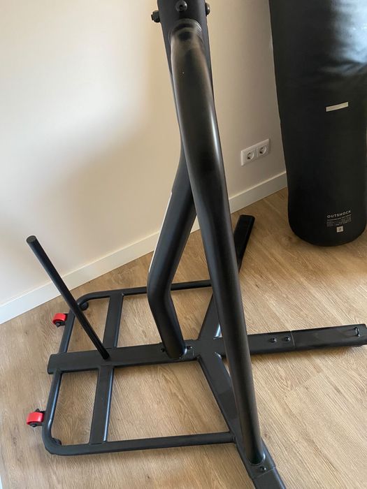 Saco de boxe com suporte de chão