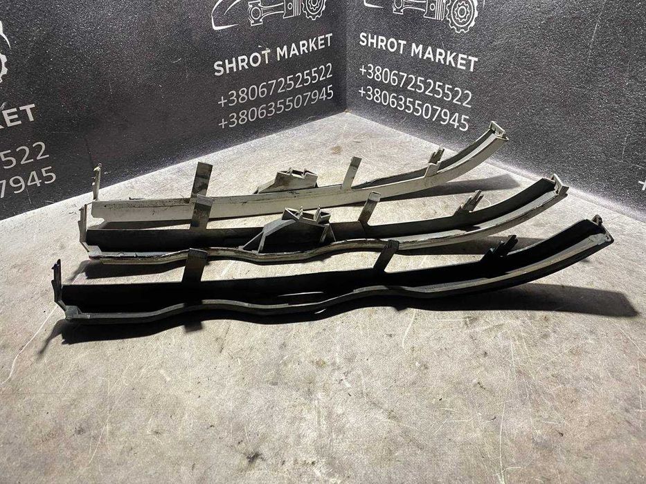 Накладка планка вія під передні фари з отвором під омивач BMW E46