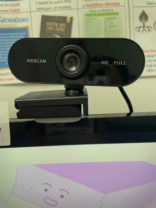 Webcam com qualidade 4K, pouco usada (2,3 vezes).