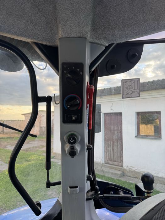 Продам трактор New Holland Т6050