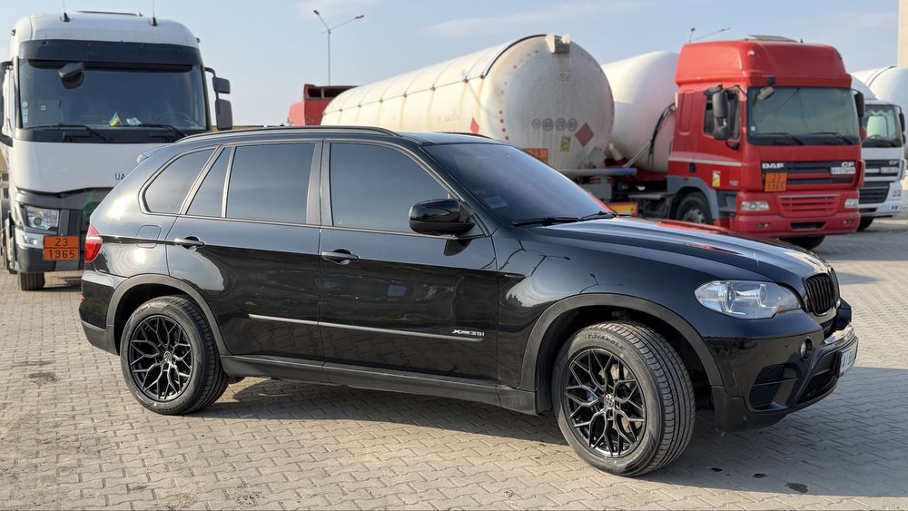 Продам Х5 е70 3л бензин срочно