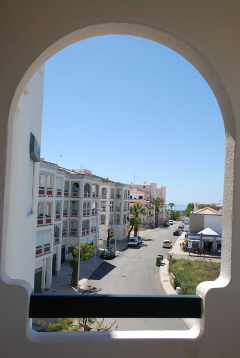 Apartamento T1 (quinzenas/ agosto) a 250 m da passadeira da Praia da Manta Rota | Wi-Fi e AC | Vista Mar