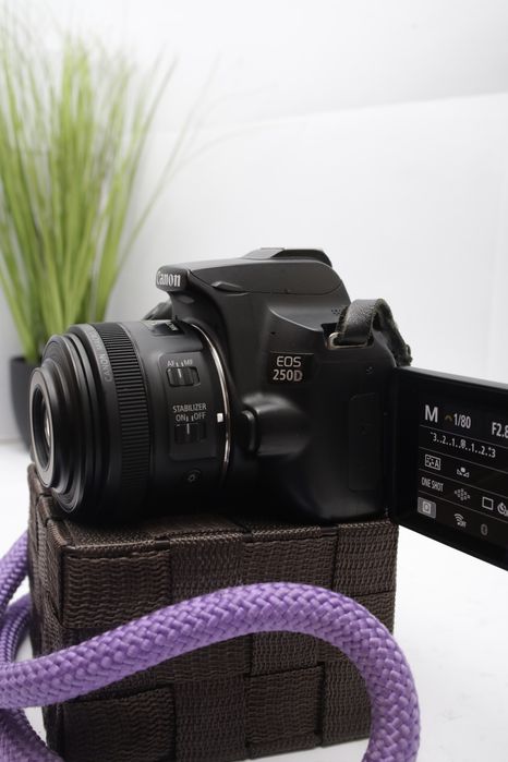 Canon EOS 250D + Canon EF-S 35 mm f2.8 macro | Ідеал повний комплек т