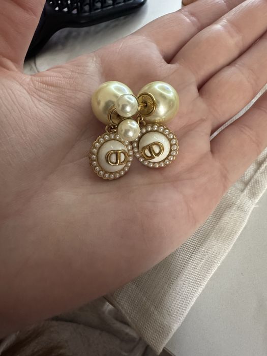 Продам сережки Dior !! Оригінал