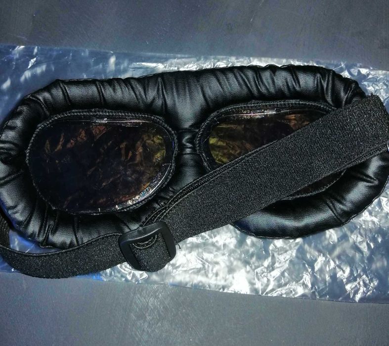 Óculos de mota novos