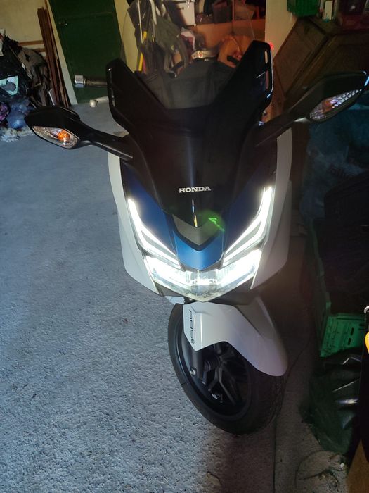 Mota marca Honda forza 125