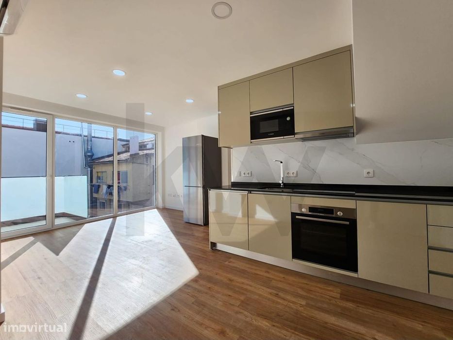 Apartamento T2Duplex com 2 varandas viradas a sul na Beira Mar, na zon