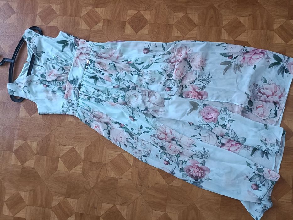 Sukienka długa w kwiaty