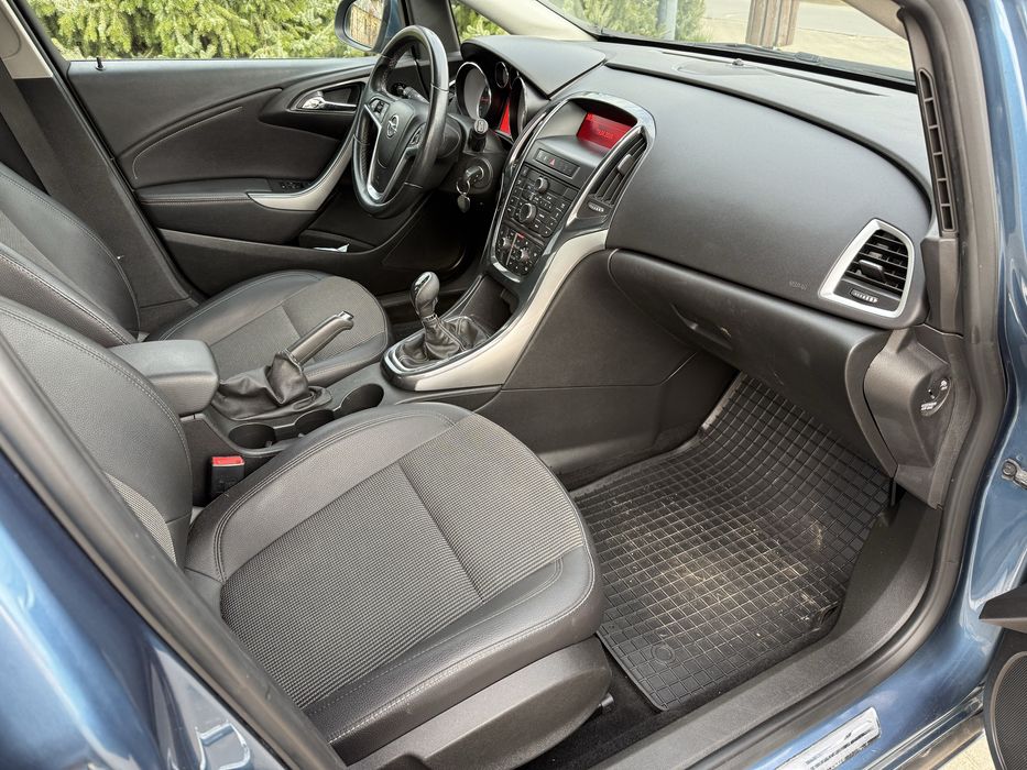 Opel Astra J 1.4 Turbo 140KM