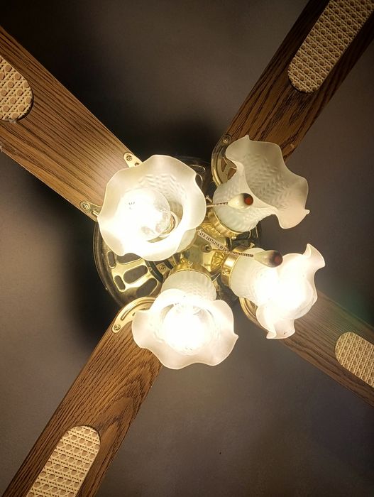 Sprzedam wiszącą lampę do pokoju