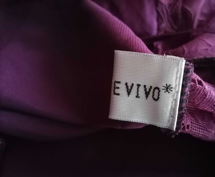 Fioletowa halka z koronką