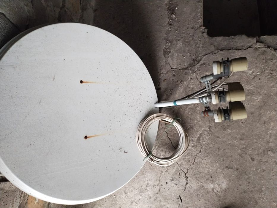 спутнікова антена на два телевізора