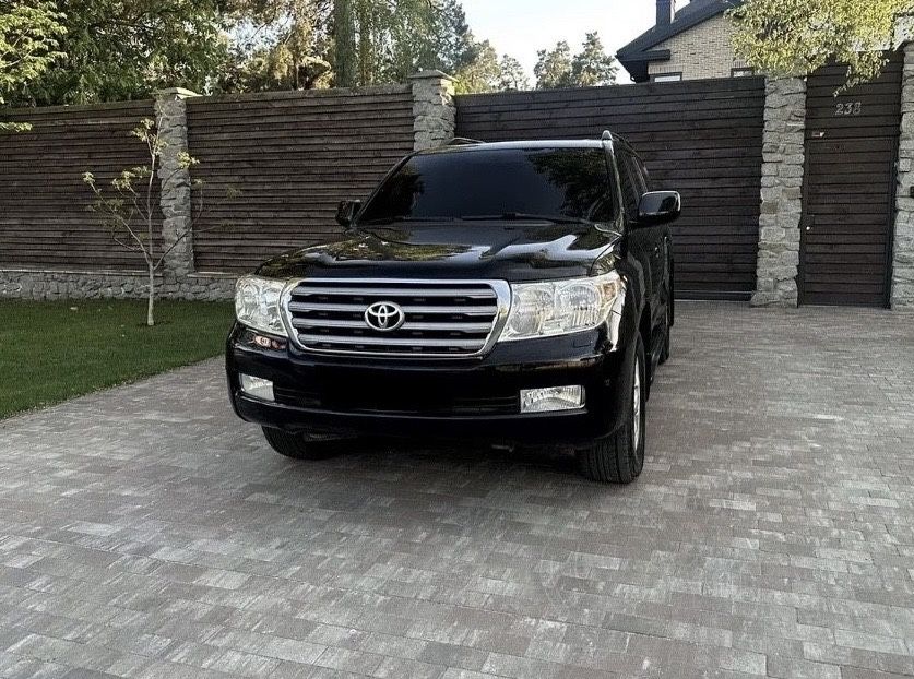 Toyota Land Cruiser 200 Максимальна Комплектація, Газ Бензин, Світлий Салон