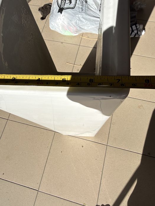 Postument pod umywalkę