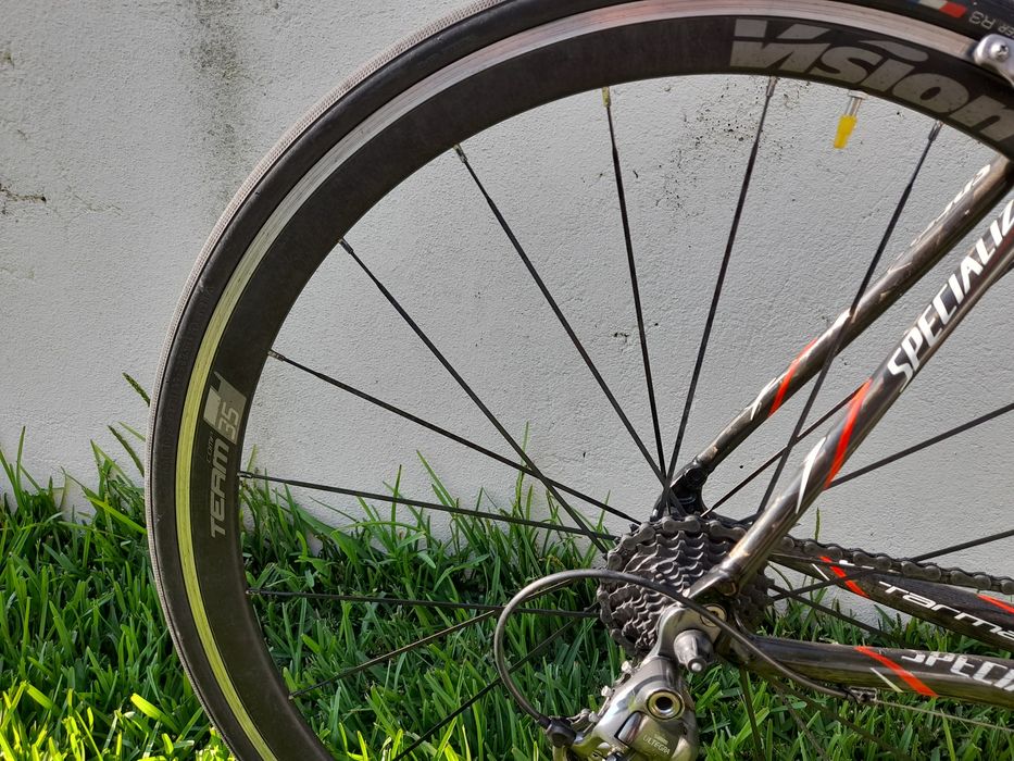 Specialized Tarmac Carbono (Tamanho 56/L) – Shimano Ultegra/105 – Rodas Vision
