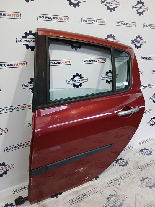 PORTA TRASEIRA ESQUERDA VERMELHO RENAULT CLIO III 1.4 16V 2005-2012 AN