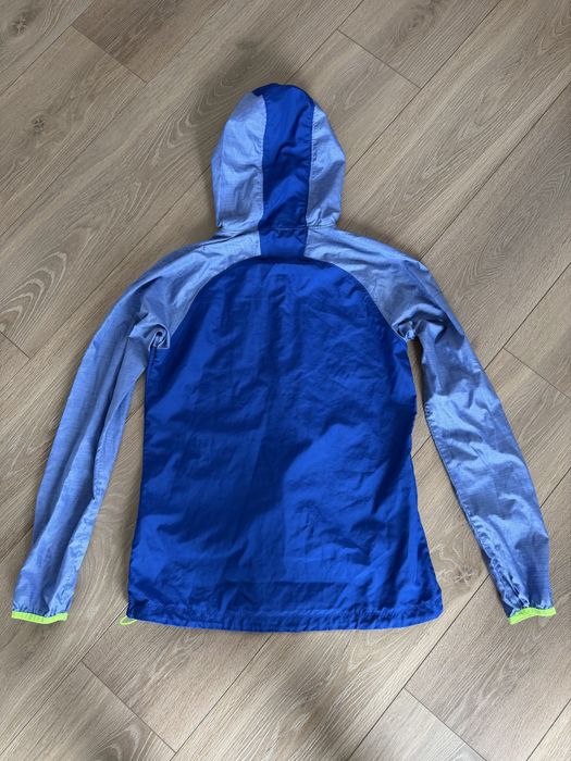 Жіноча вітровка для спорту Under Armour XS