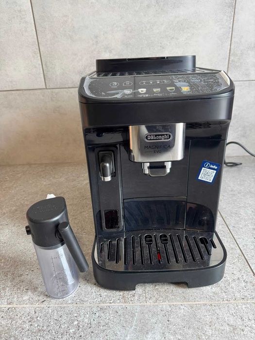 Ekspres ciśnieniowy De'Longhi Magnifica Evo Ecam 292.81.B B