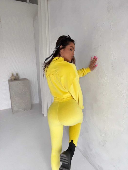 Welurowy komplet dresowy Play żółty La Manuel S