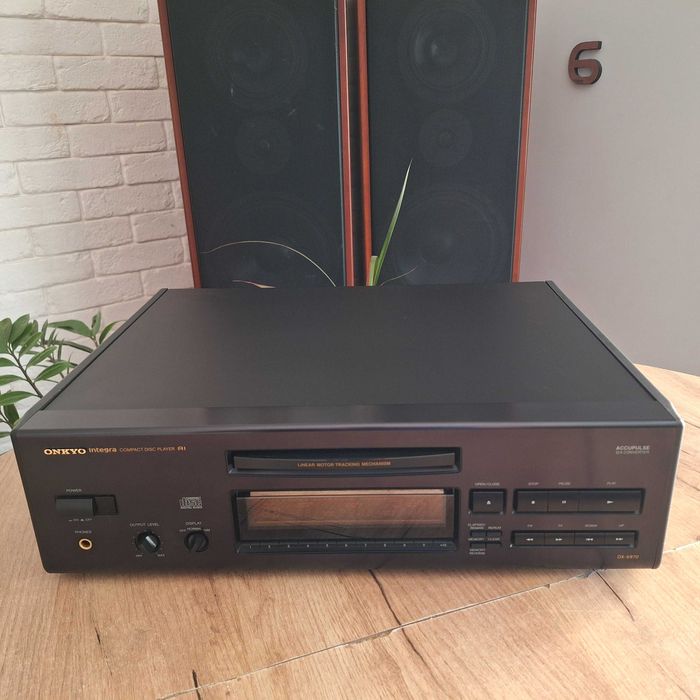 CD Onkyo Integra  DX-6870