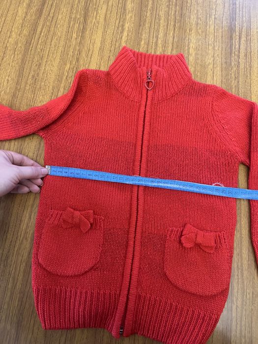 Кофта червона дівчача