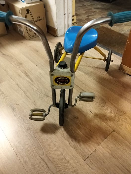 Triciclo antigo em ferro