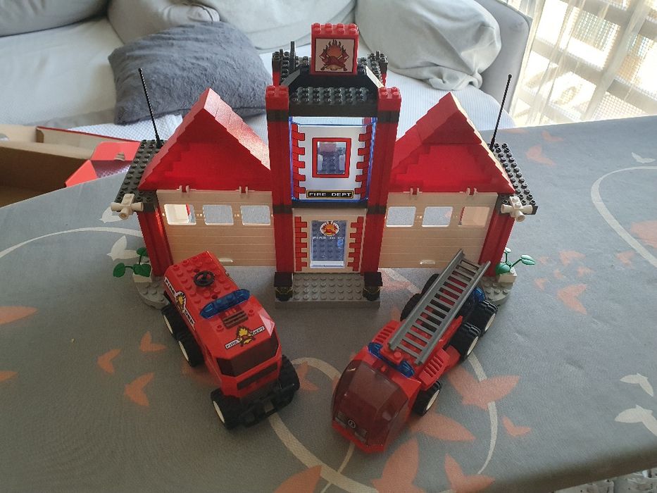 Vendo set raro da lego 4657 usado e em muito bom estado