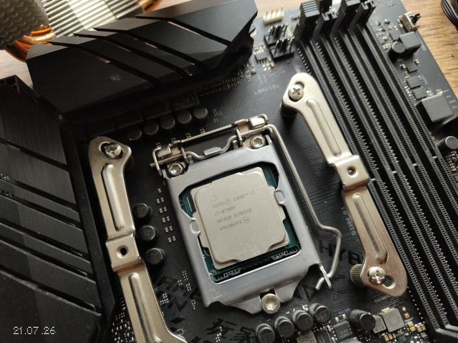 Комплект Core I7 8700k Asus Rog Strix z390 ddr4 16gb
