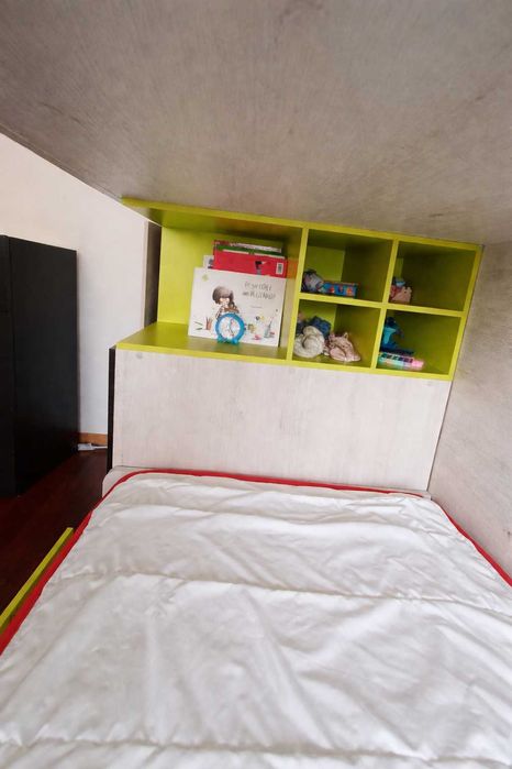 Beliche com 2 camas robusto e em excelente estado