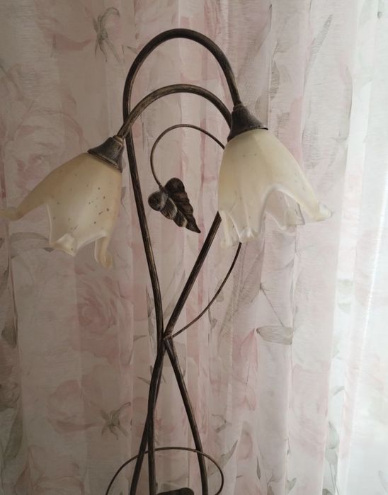 Lampka nocna stojąca