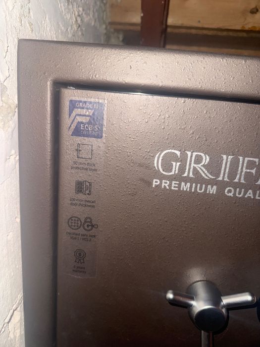 Сейф вогнезламостійкий GRIFFON CLE III.50.K.E