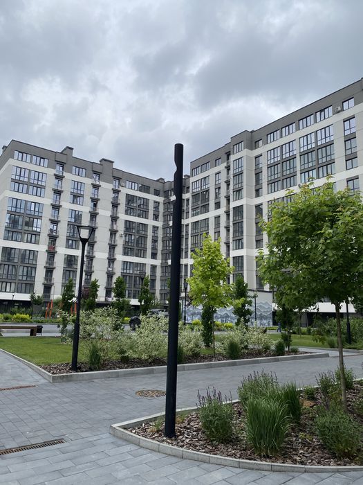 Продам 1 кімнатну квартиру у стані сирця поруч озера та парку