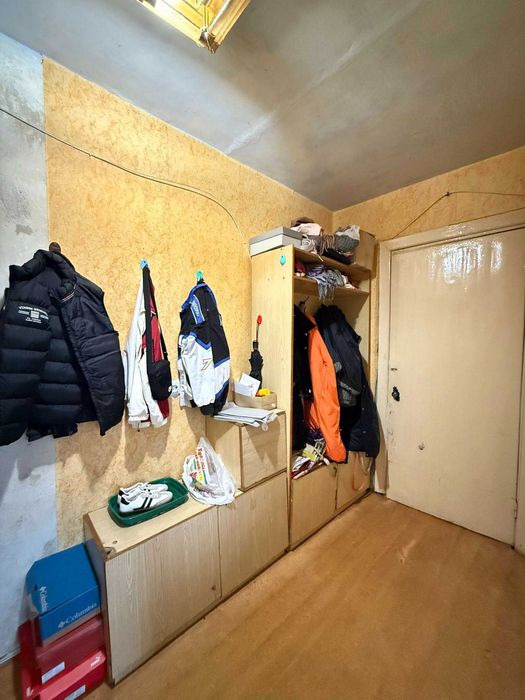 Простора 2-кімнатна, зручна локація, гарне планування, вигідна ціна