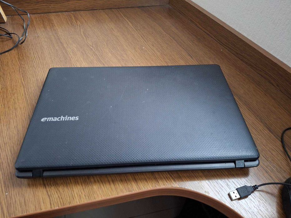 Продається ноутбук eMachines HM55-CP