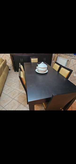 Vendo sofá, aparador e mesa com 6 cadeiras