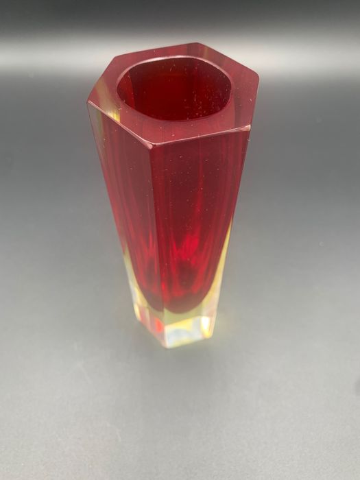 Wazon Murano Sommerso – Flavio Poli
Włochy, Murano, lata 60. XX w.