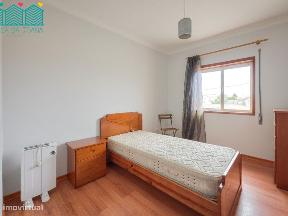 Apartamento T2 com Lugar de Garagem em Esgueira