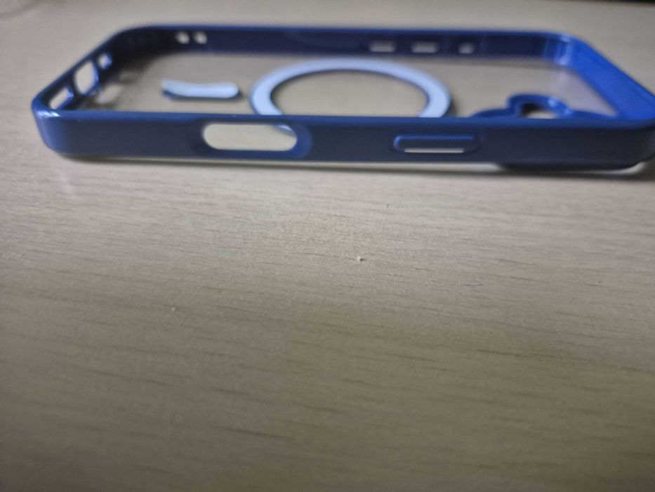 Etui na telefon sbs