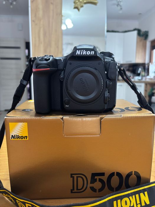 Sprzedam Nikon d500 z akcesoriami