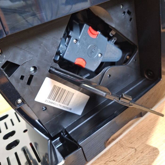 Кавоварка DeLonghi (ECAM 13.120.В)