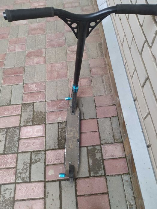 Продам трюковый самокат Best Scooter
