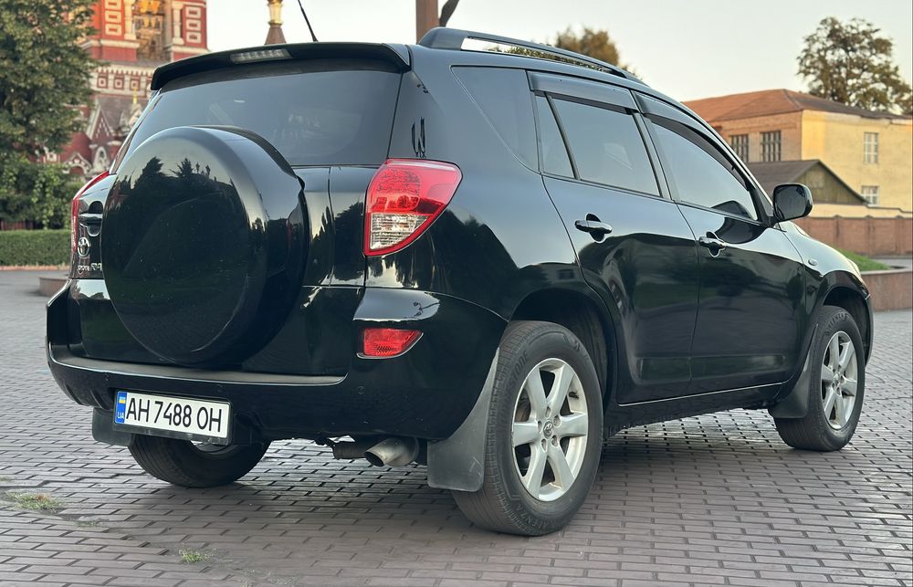 Продам Toyota RAV4 2007 2.0 бензин полный привод