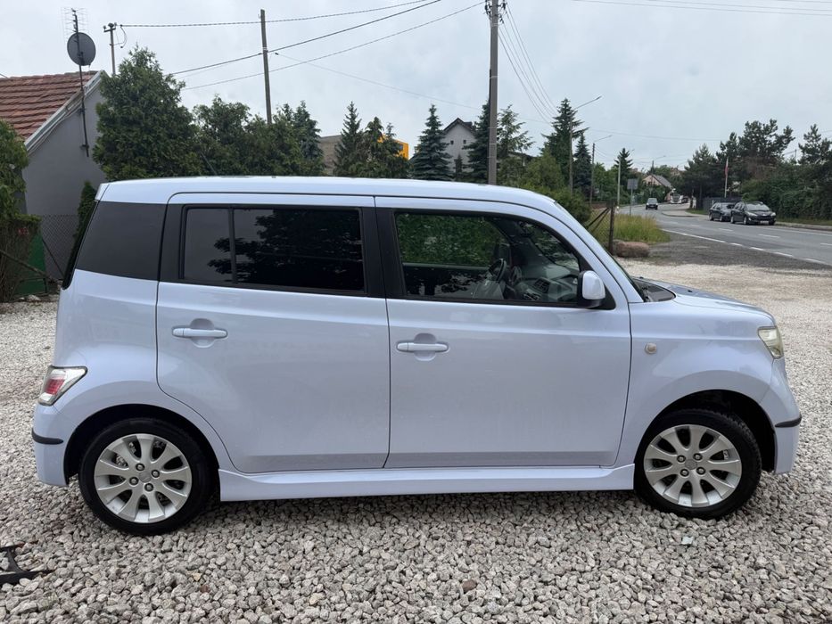 Daihatsu Materia z 2008 Roku 1.5 Benzyna Opony Wielosezonowe